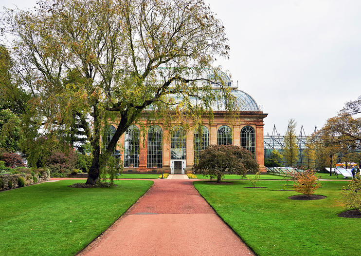 How to Get Off the Beaten Path in Edinburgh